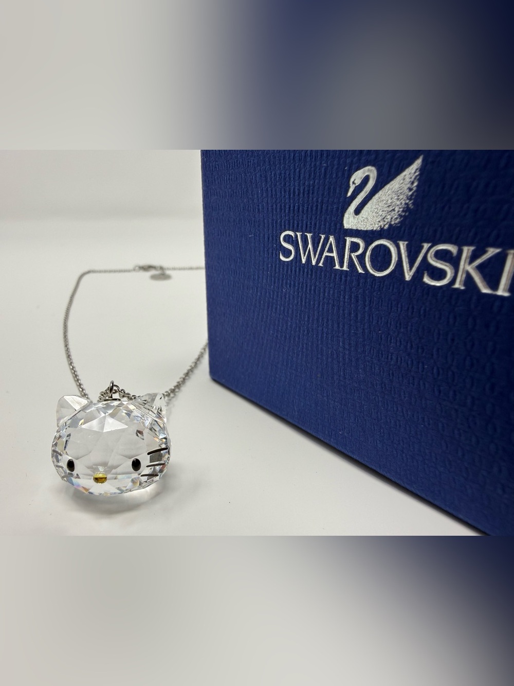 Swarovski x Sanrio Hello Kitty Head Crystal Pendant Necklace: Cat is Missing Bow